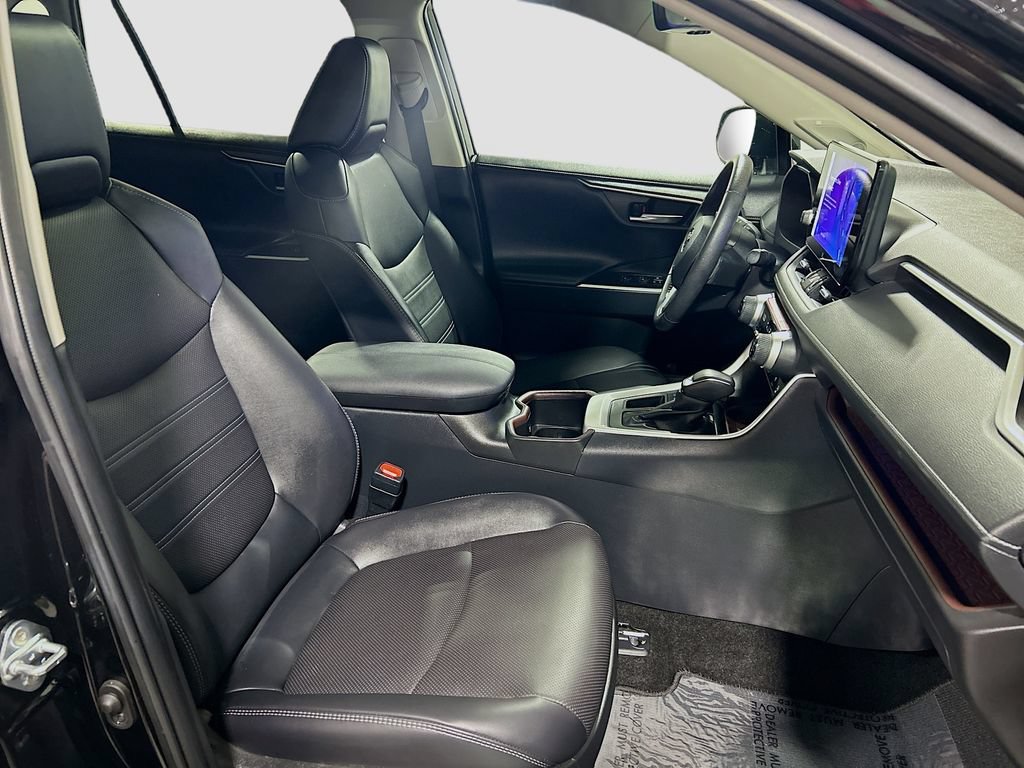 Used 2024 Toyota RAV4 Limited FWD image 27