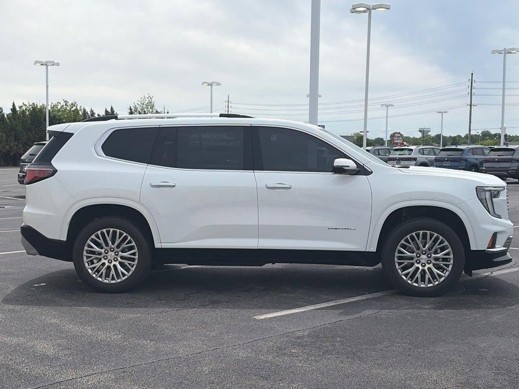 Used 2025 GMC Acadia Denali FWD image 4