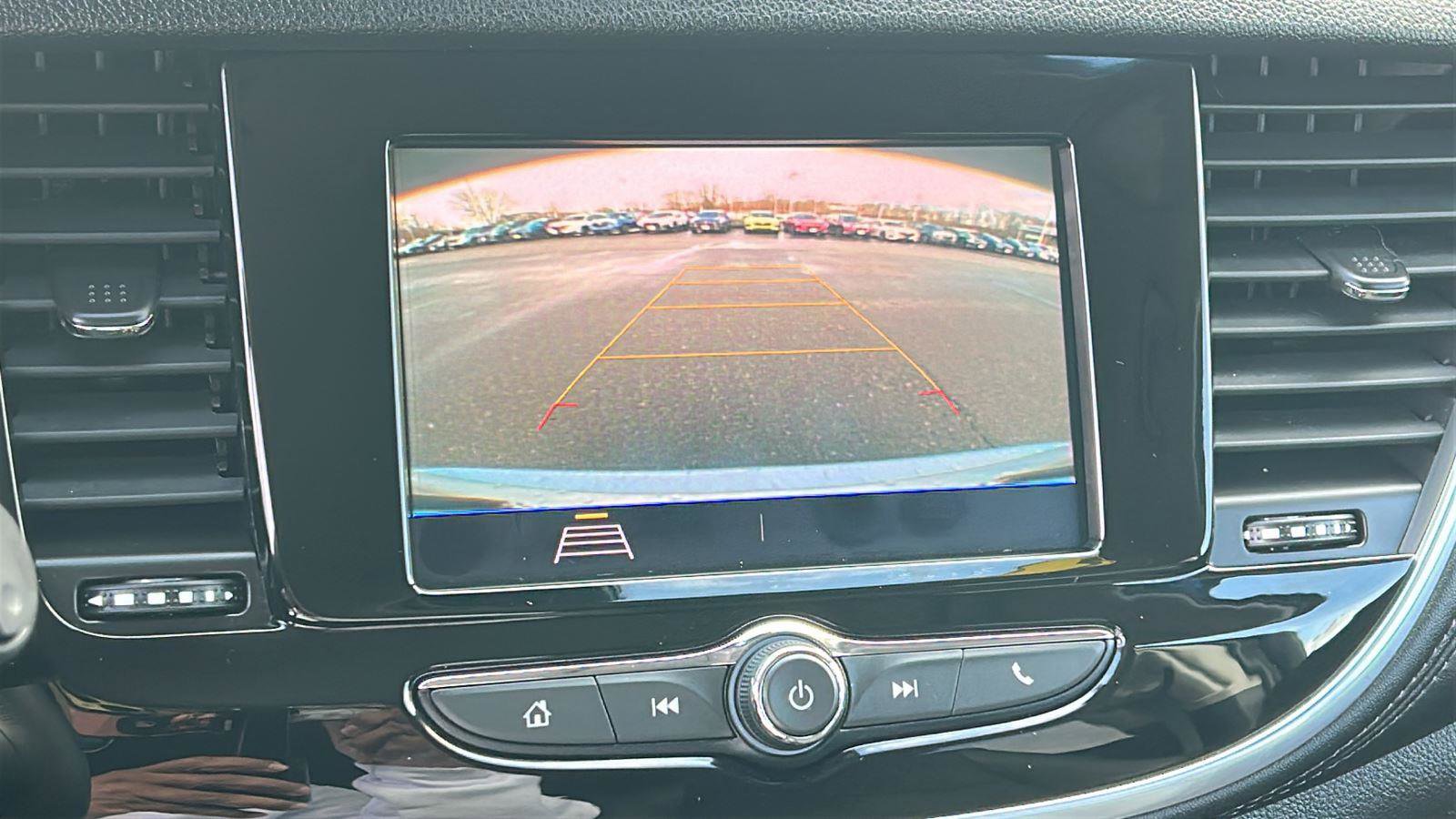 Used 2022 Buick Encore Preferred w/ Safety Package image 22