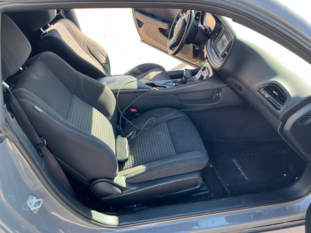 Used 2017 Dodge Challenger SXT RWD image 9