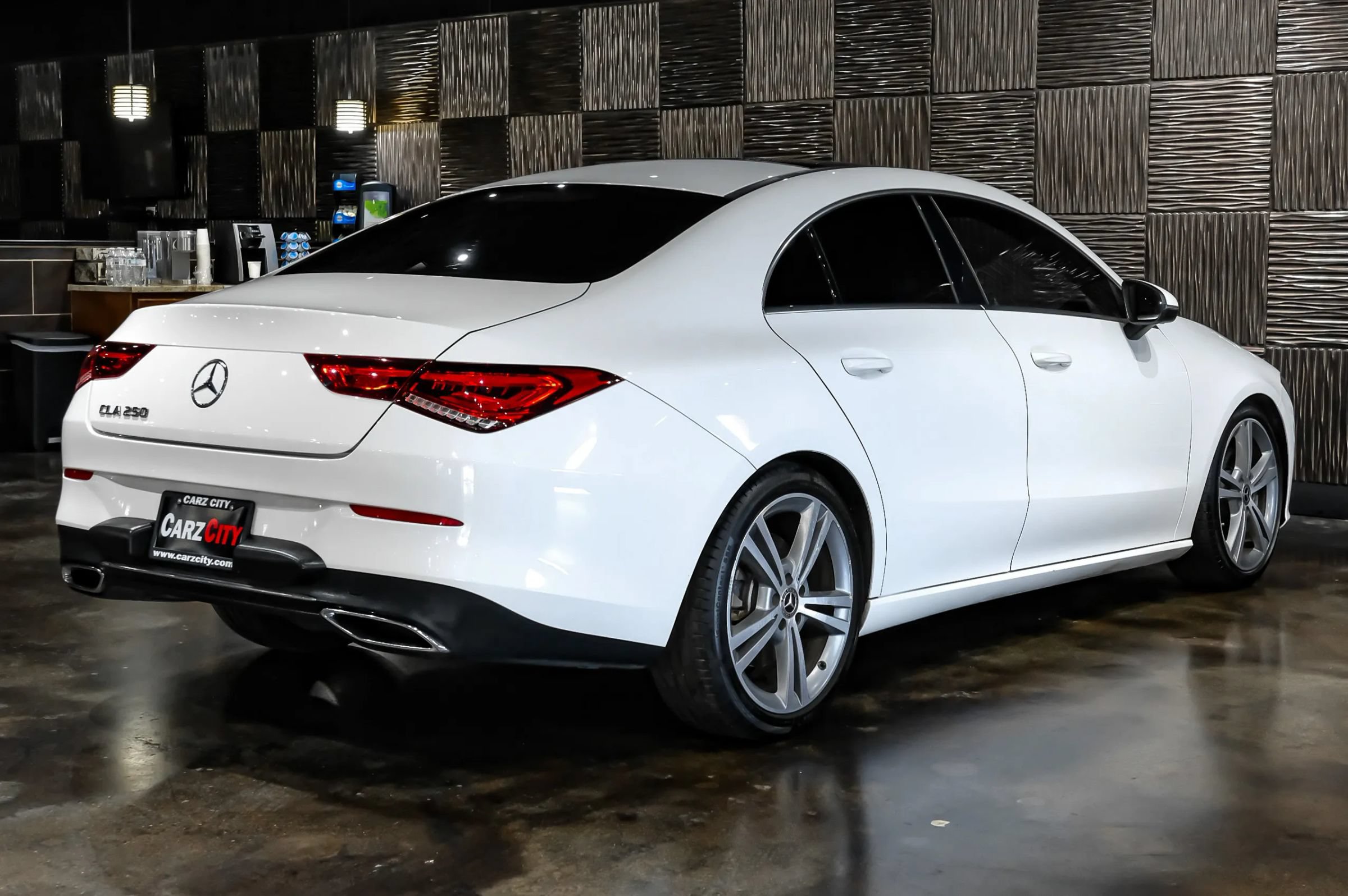 Used 2020 Mercedes-Benz CLA 250 image 10
