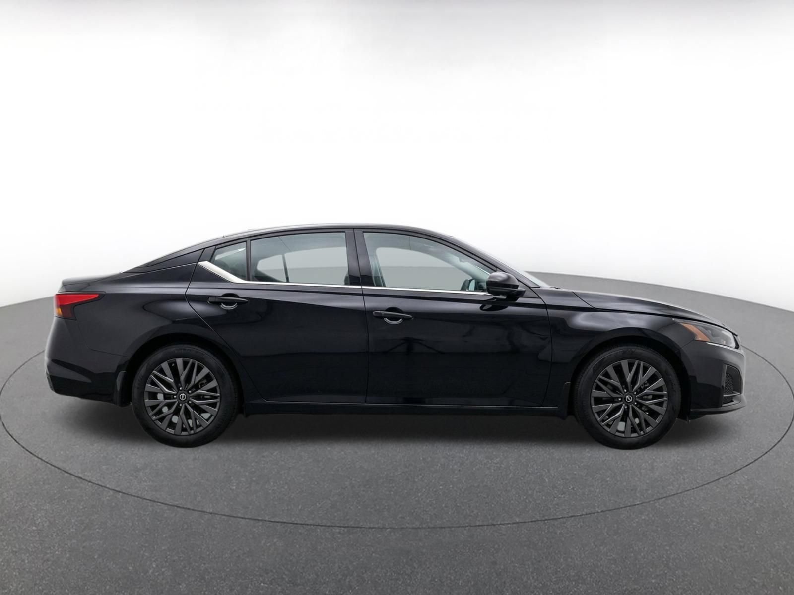 Used 2026 Nissan Altima 2.5 SV FWD image 8