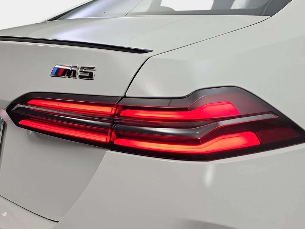 Used 2026 BMW M5 w/ Executive Package AWD/4WD image 36