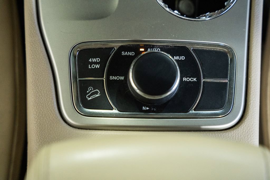 Used 2014 Jeep Grand Cherokee Limited image 31