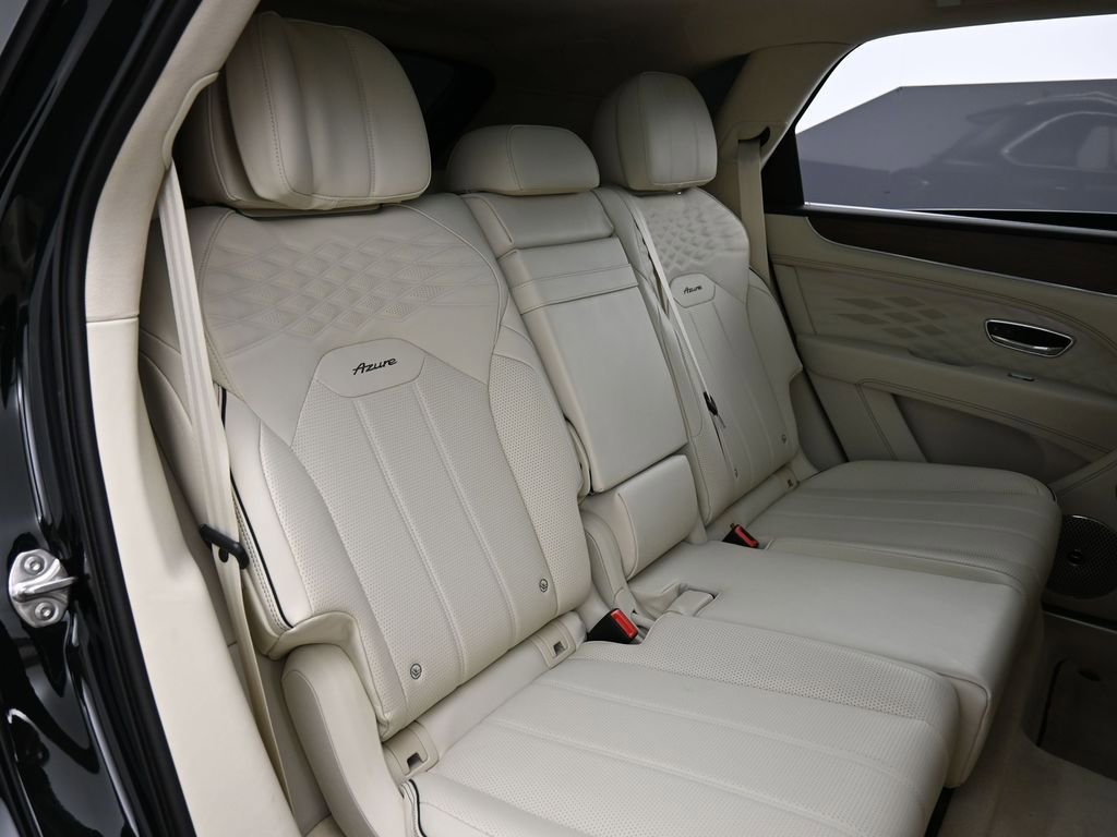 Used 2024 Bentley Bentayga AWD/4WD image 29