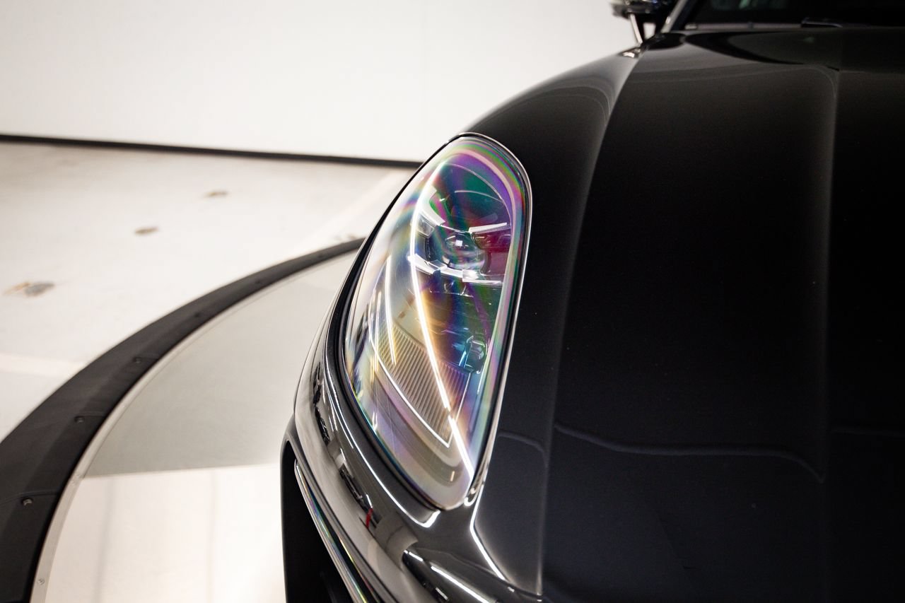 Certified 2024 Porsche Macan AWD/4WD image 13