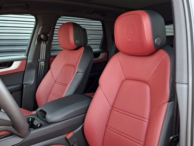 Certified 2026 Porsche Cayenne S AWD/4WD image 5
