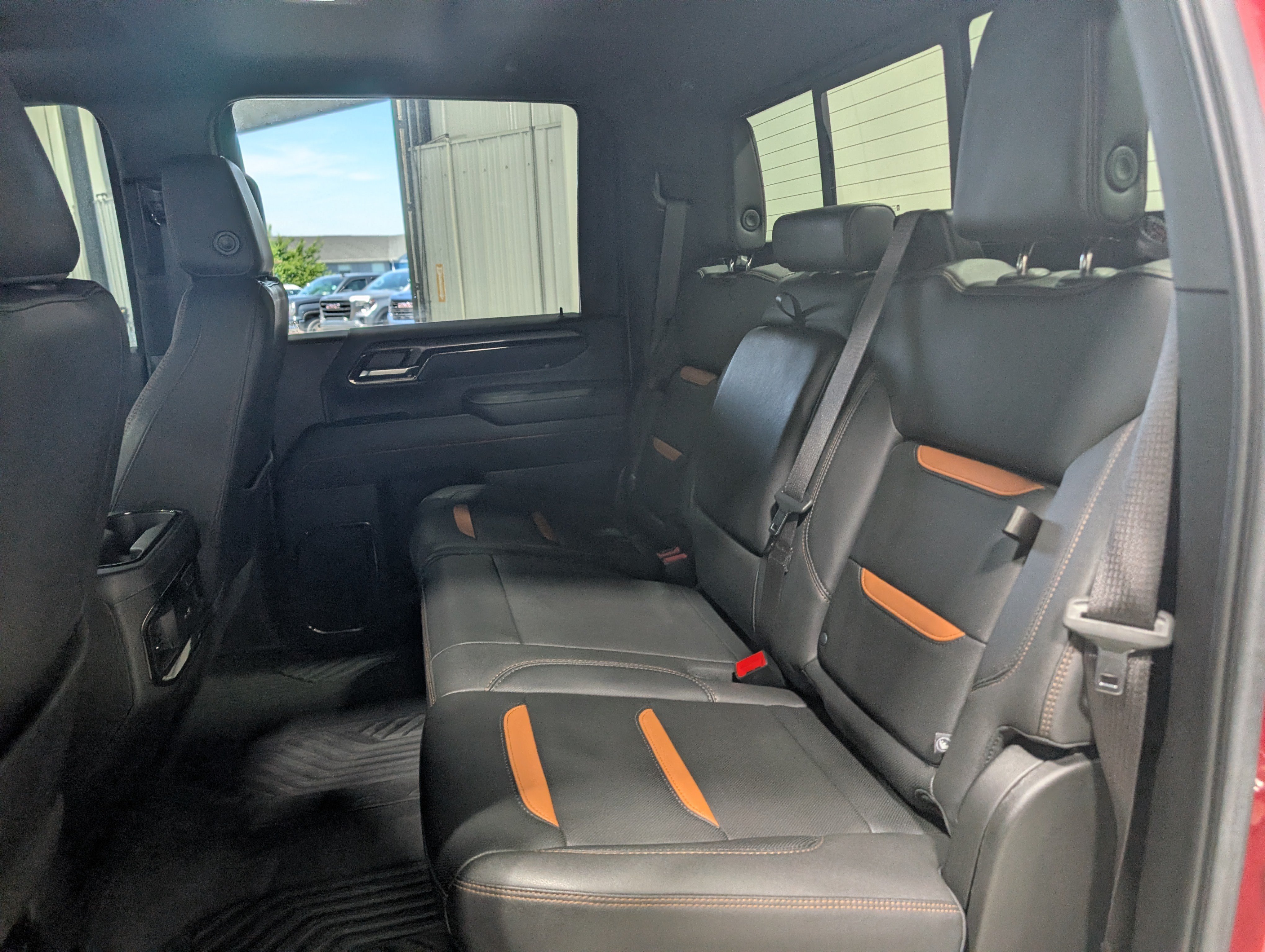Used 2024 GMC Sierra 2500 AT4 w/ AT4 Premium Plus Package AWD/4WD image 17