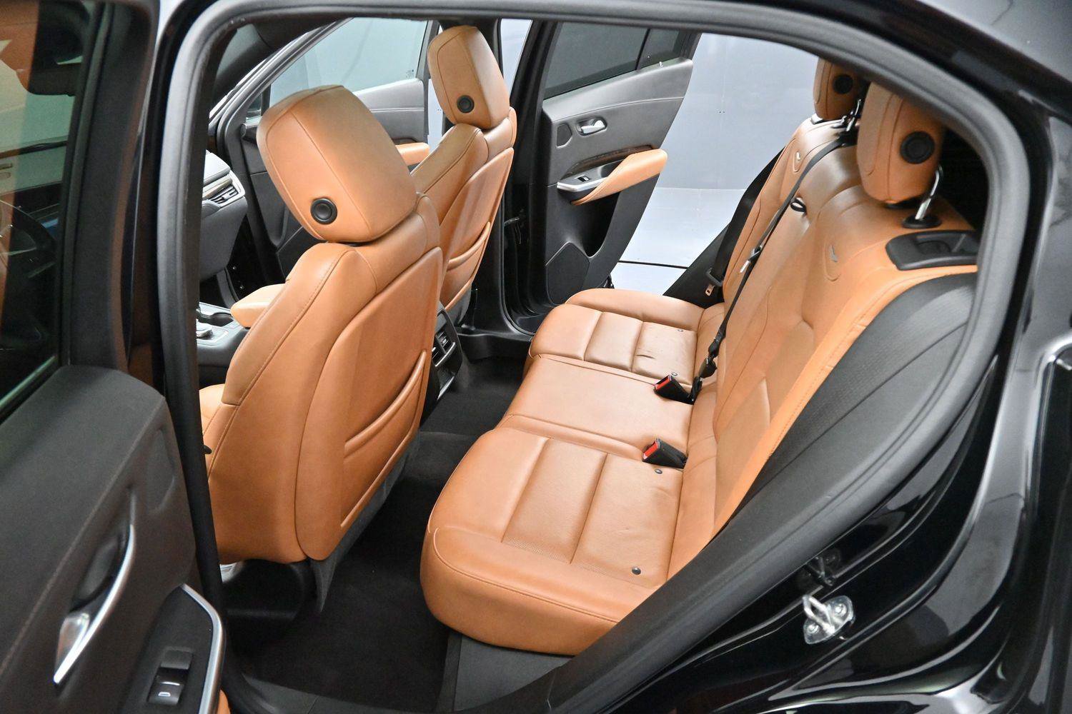 Certified 2022 Cadillac XT4 Premium Luxury w/ Enhanced Visibility Package AWD/4WD image 32