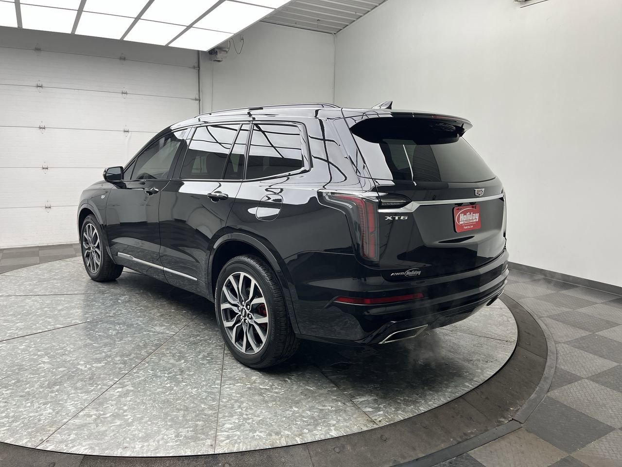 Used 2023 Cadillac XT6 Sport image 2