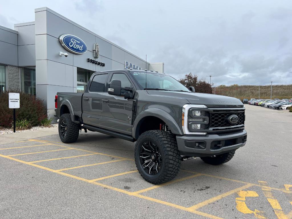 New 2026 Ford F250 Lariat w/ Black Appearance Package image 4