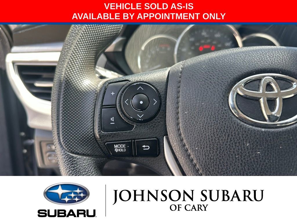 Used 2015 Toyota Corolla LE image 12