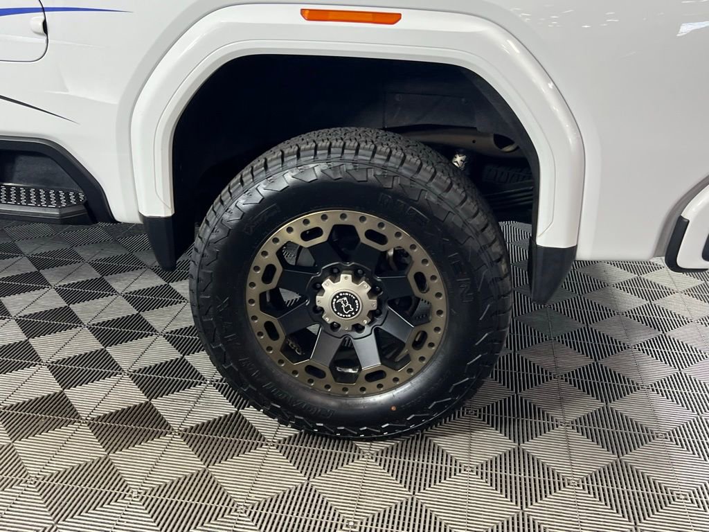 Used 2021 GMC Sierra 2500 AT4 w/ AT4 Premium Plus Package image 12