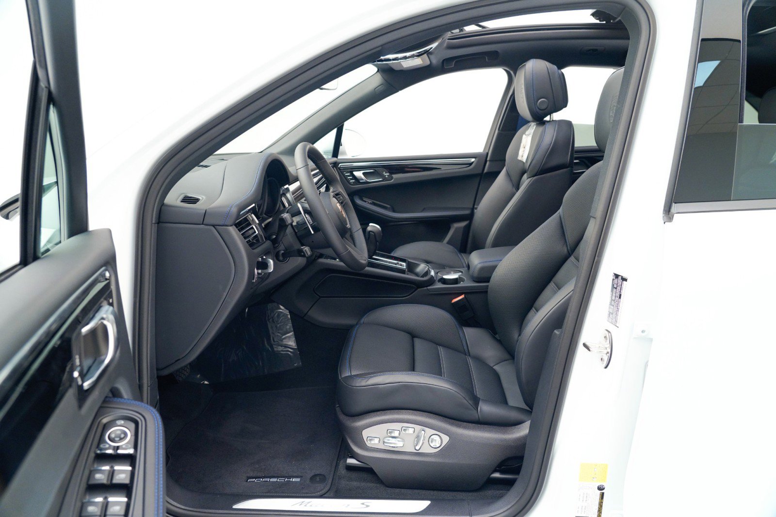 New 2026 Porsche Macan S image 18