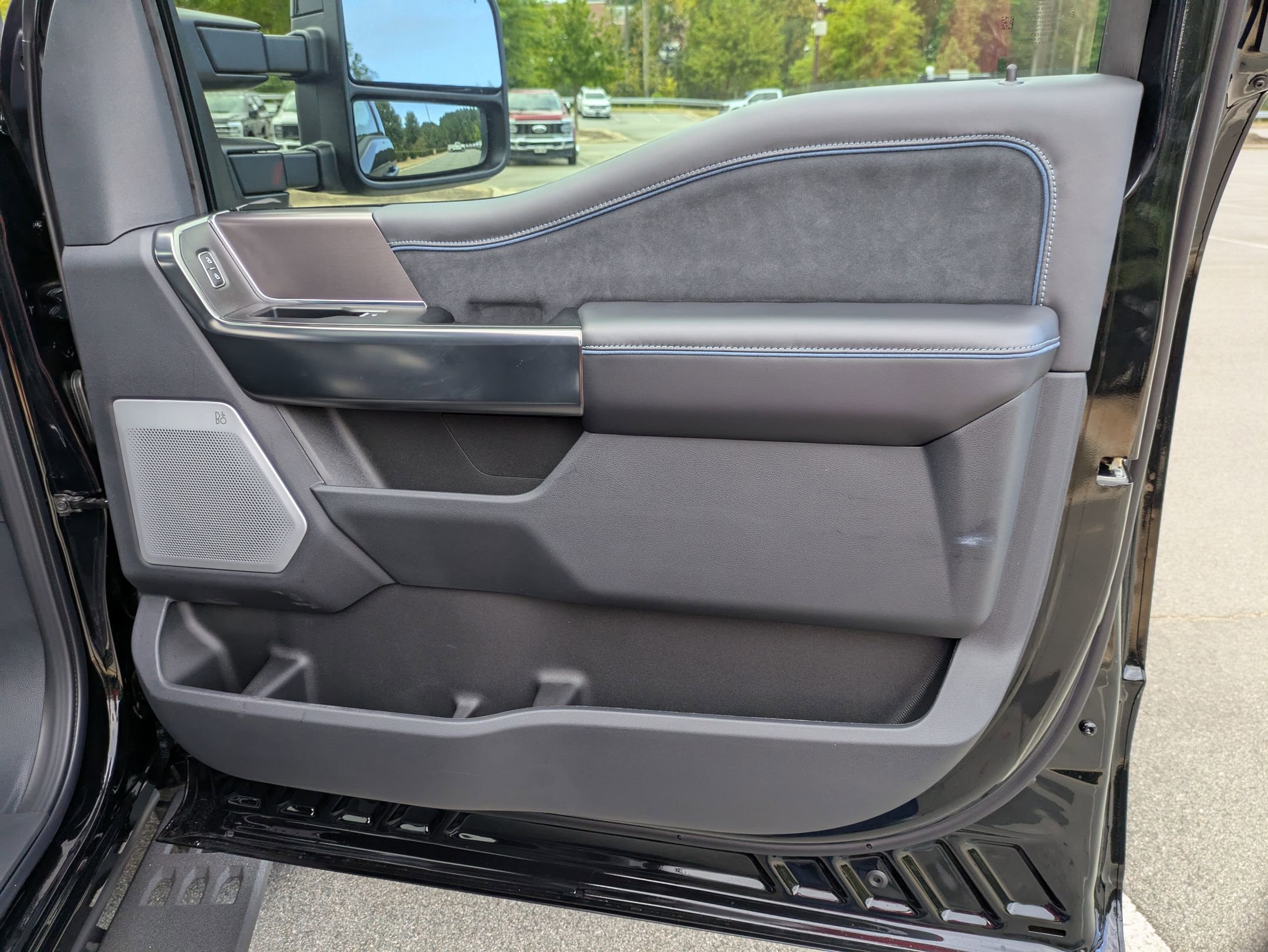 New 2026 Ford F250 Platinum w/ Tremor Off-Road Package image 45