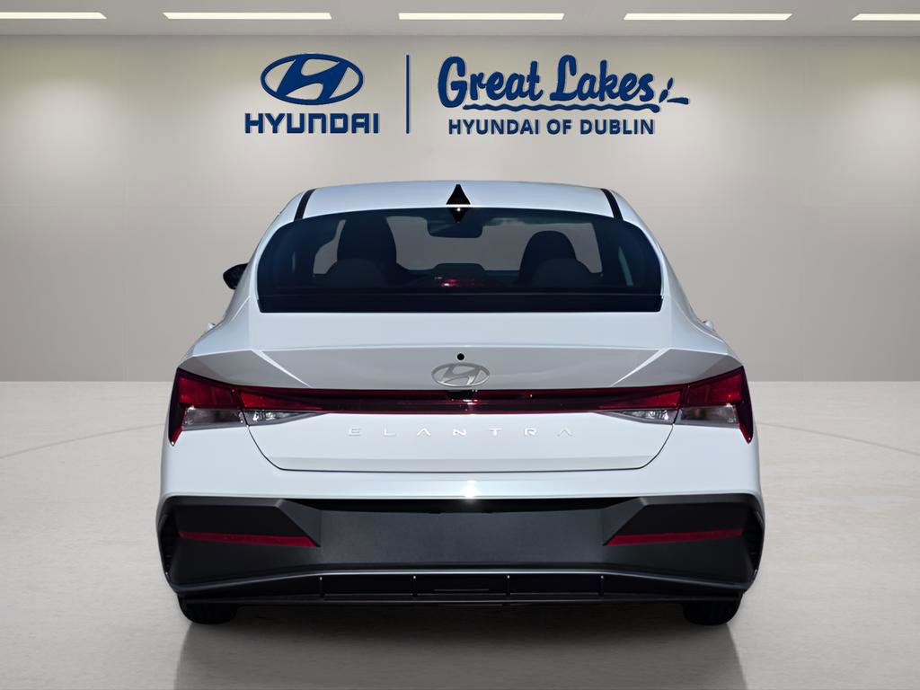 New 2026 Hyundai Elantra SE FWD image 4