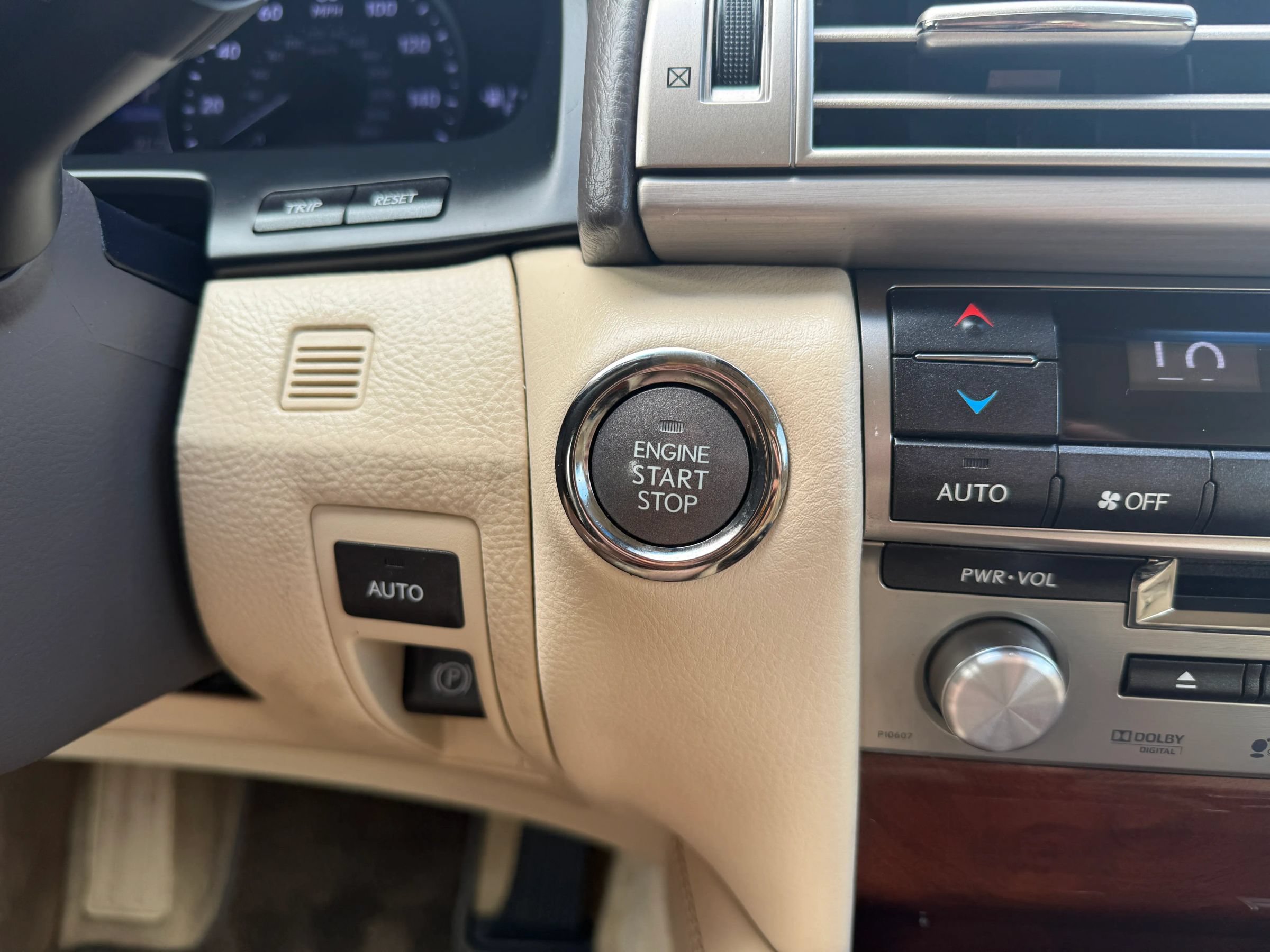 Used 2014 Lexus LS 460 L RWD image 26
