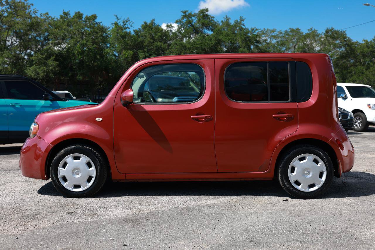Used 2011 Nissan Cube 1.8 S w/ Interior Designer Pkg FWD image 3
