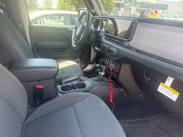 Used 2024 Jeep Gladiator Sport AWD/4WD image 8