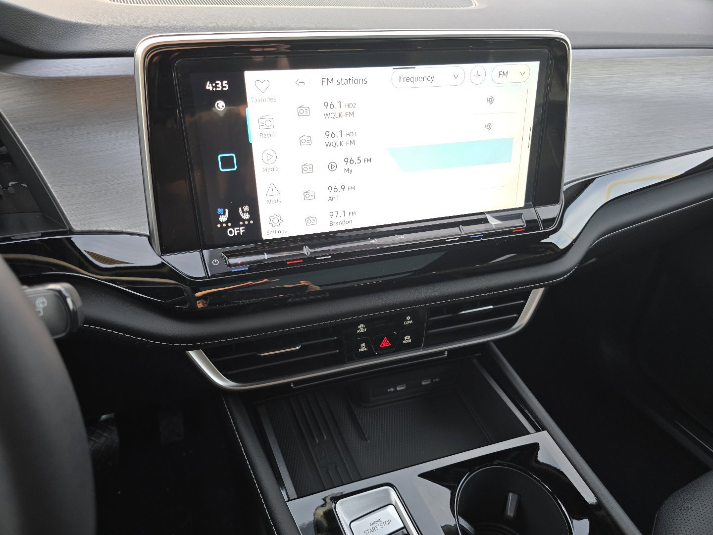 New 2026 Volkswagen Atlas Cross Sport SE image 16