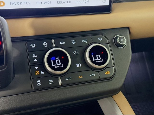 Used 2025 Land Rover Defender 110 V8 image 18