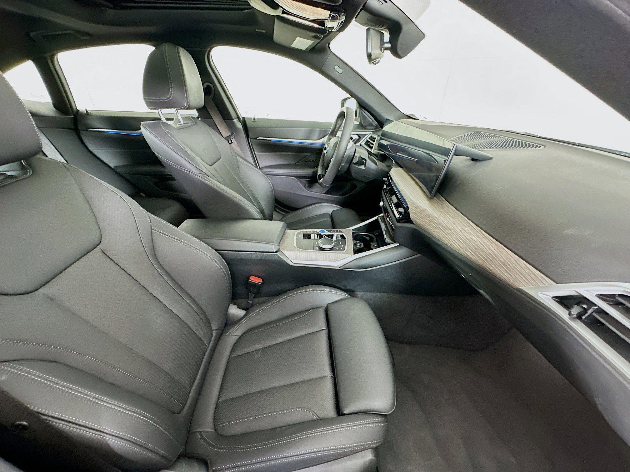 Used 2025 BMW i4 xDrive40i image 33