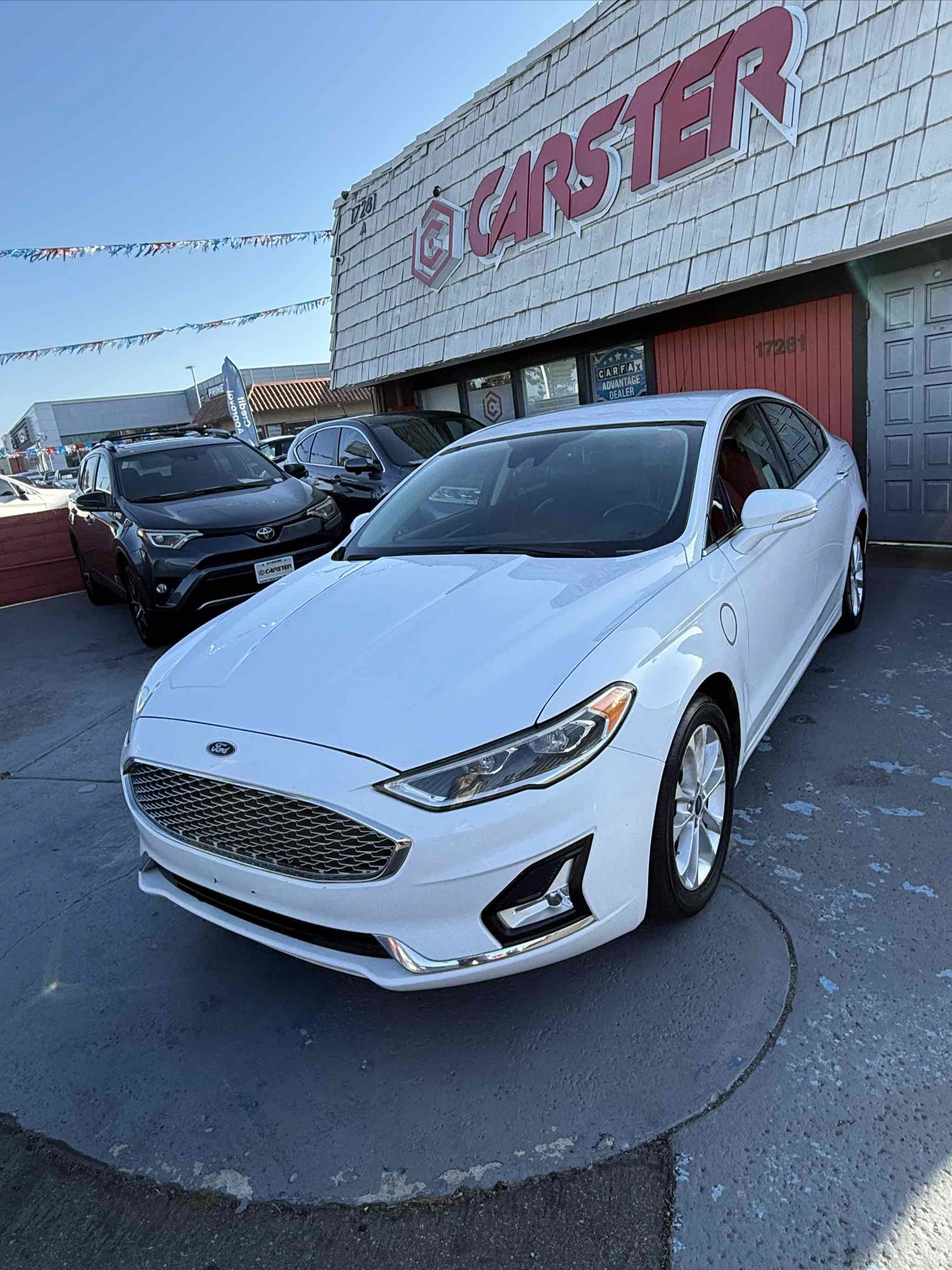 Used 2019 Ford Fusion Energi Titanium FWD image 14