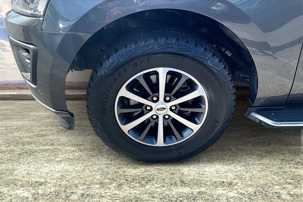 Used 2019 Ford Expedition Max XLT w/ Equipment Group 202A image 35