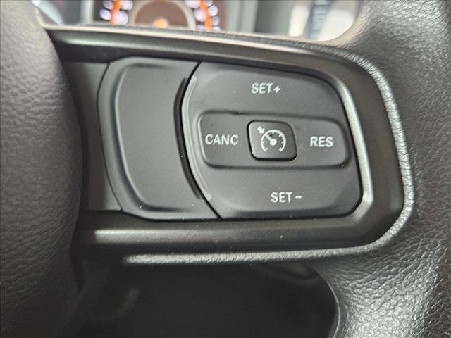 Used 2025 Jeep Gladiator Sport AWD/4WD image 16
