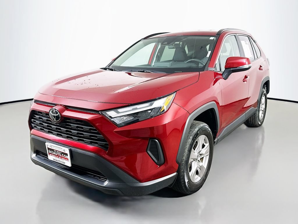 Used 2025 Toyota RAV4 XLE FWD video 3