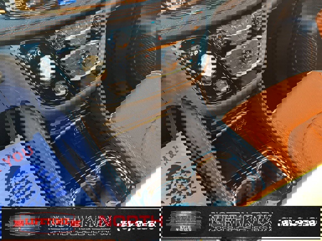 Used 2024 Chrysler Pacifica Pinnacle w/ Trailer Tow Group image 11