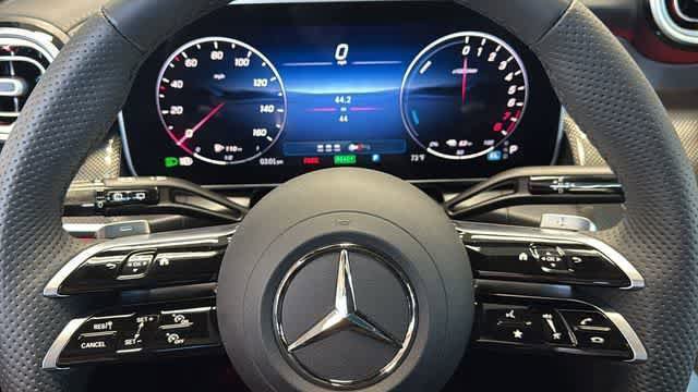 Used 2025 Mercedes-Benz GLC 350e 4MATIC image 19