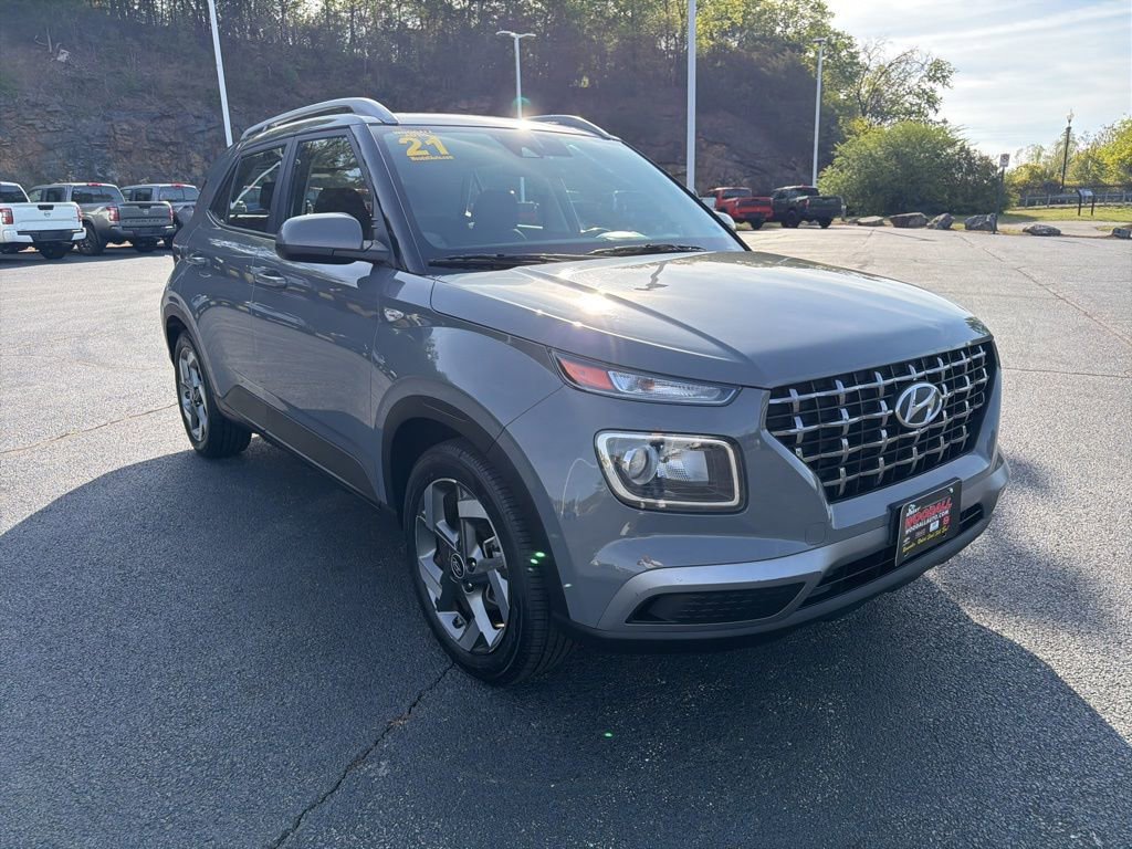 Used 2022 Hyundai Venue SEL w/ Cargo Package image 7
