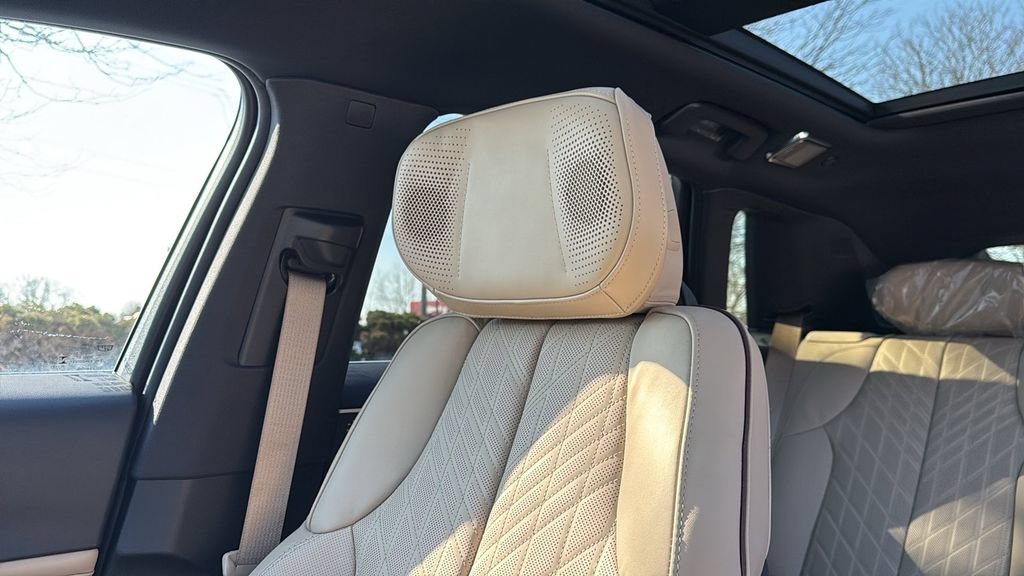 New 2026 Cadillac Lyriq Signature Luxury w/ Nappa Leather Package AWD/4WD image 23