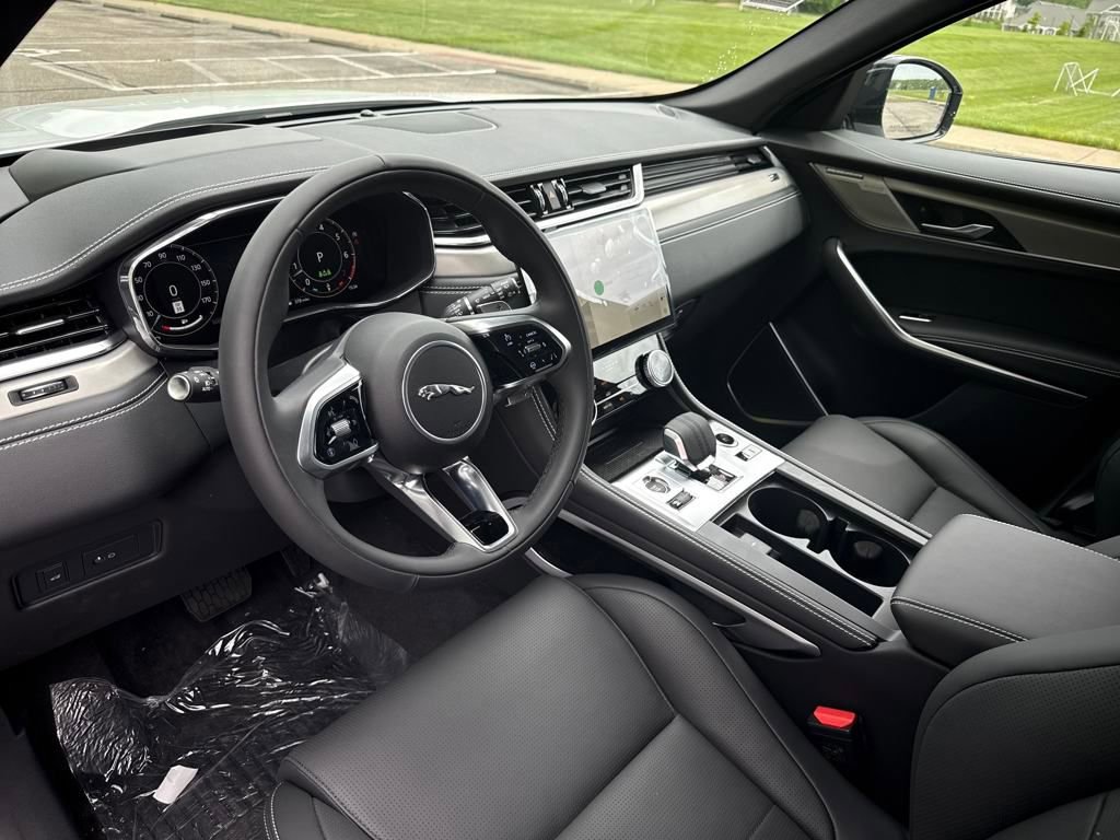 New 2026 Jaguar F-PACE R-Dynamic S image 12