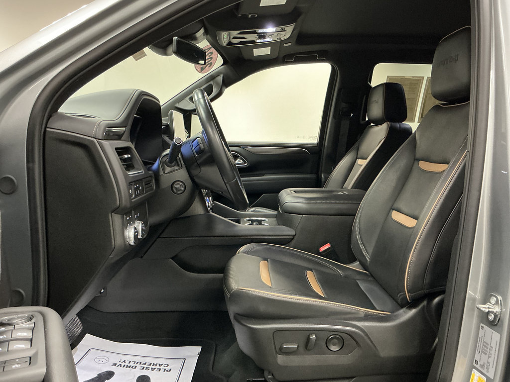 Used 2024 GMC Yukon AT4 AWD/4WD image 8