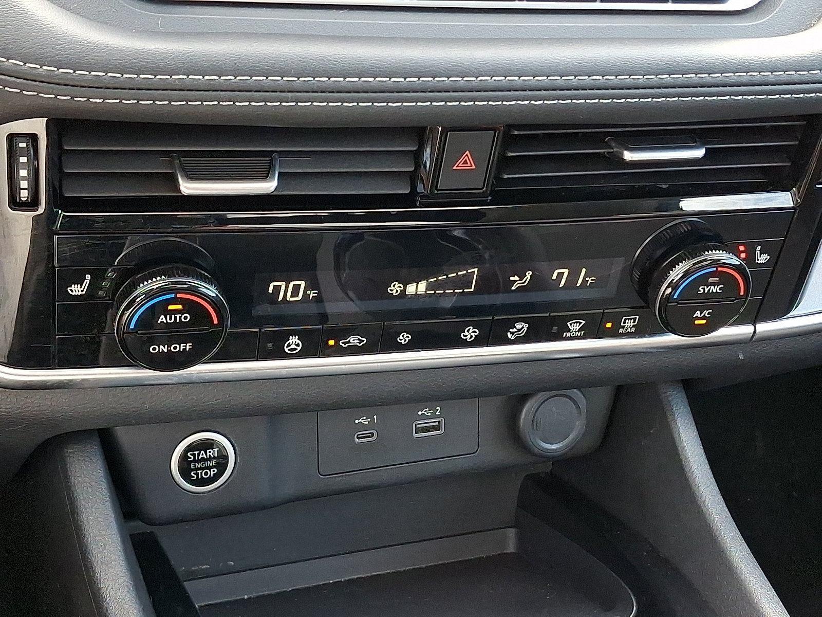 Certified 2022 Nissan Rogue SV w/ SV Premium Package AWD/4WD image 17