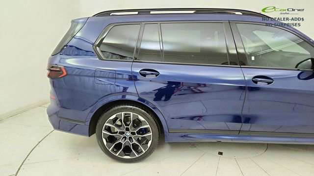 Used 2024 BMW X7 xDrive40i w/ M Sport Package AWD/4WD image 7