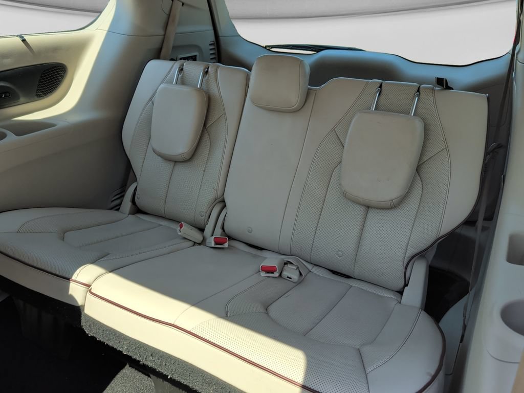 Used 2019 Chrysler Pacifica Limited FWD image 33