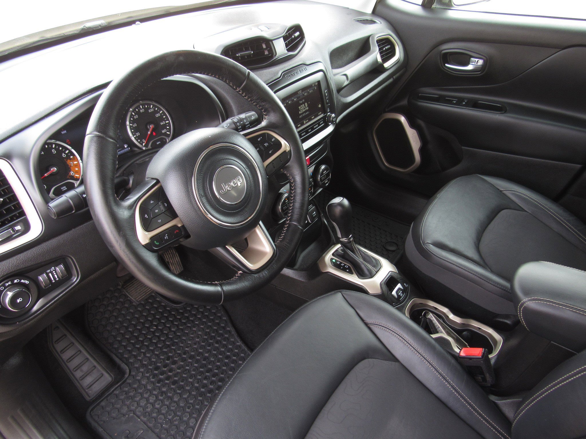 Used 2017 Jeep Renegade Trailhawk image 15