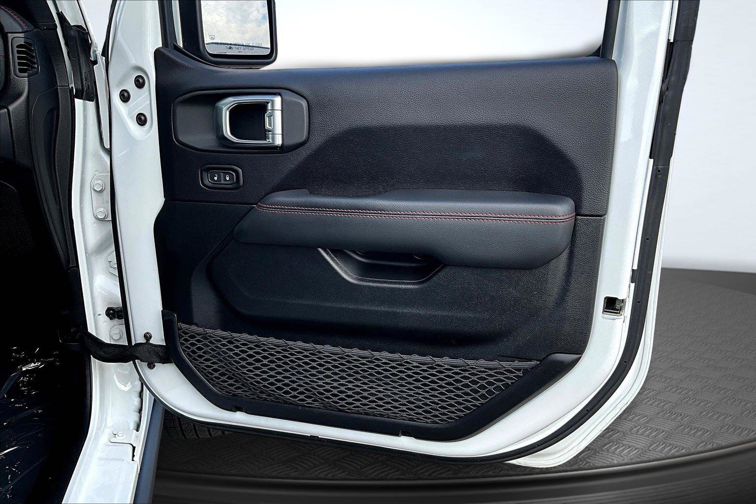 Used 2020 Jeep Gladiator Rubicon image 25