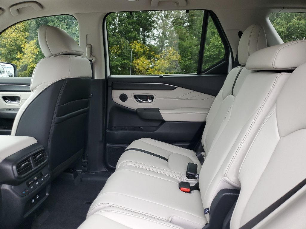 New 2026 Honda Pilot Touring image 9