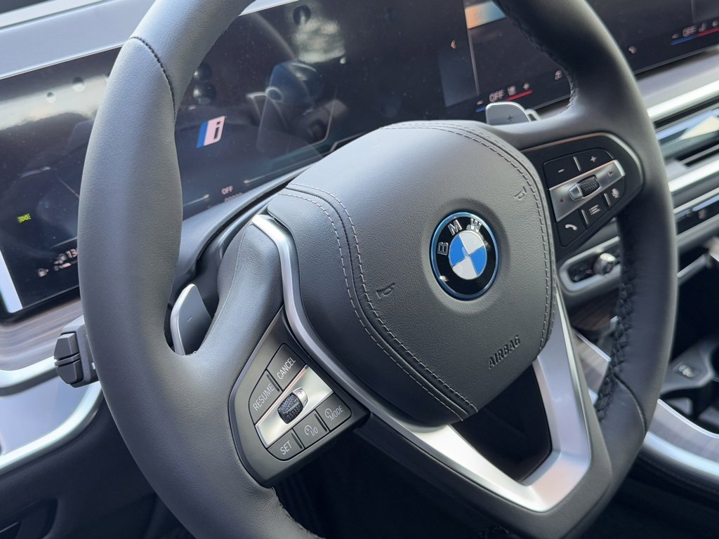 Used 2026 BMW X5 xDrive50e w/ Premium Package image 12