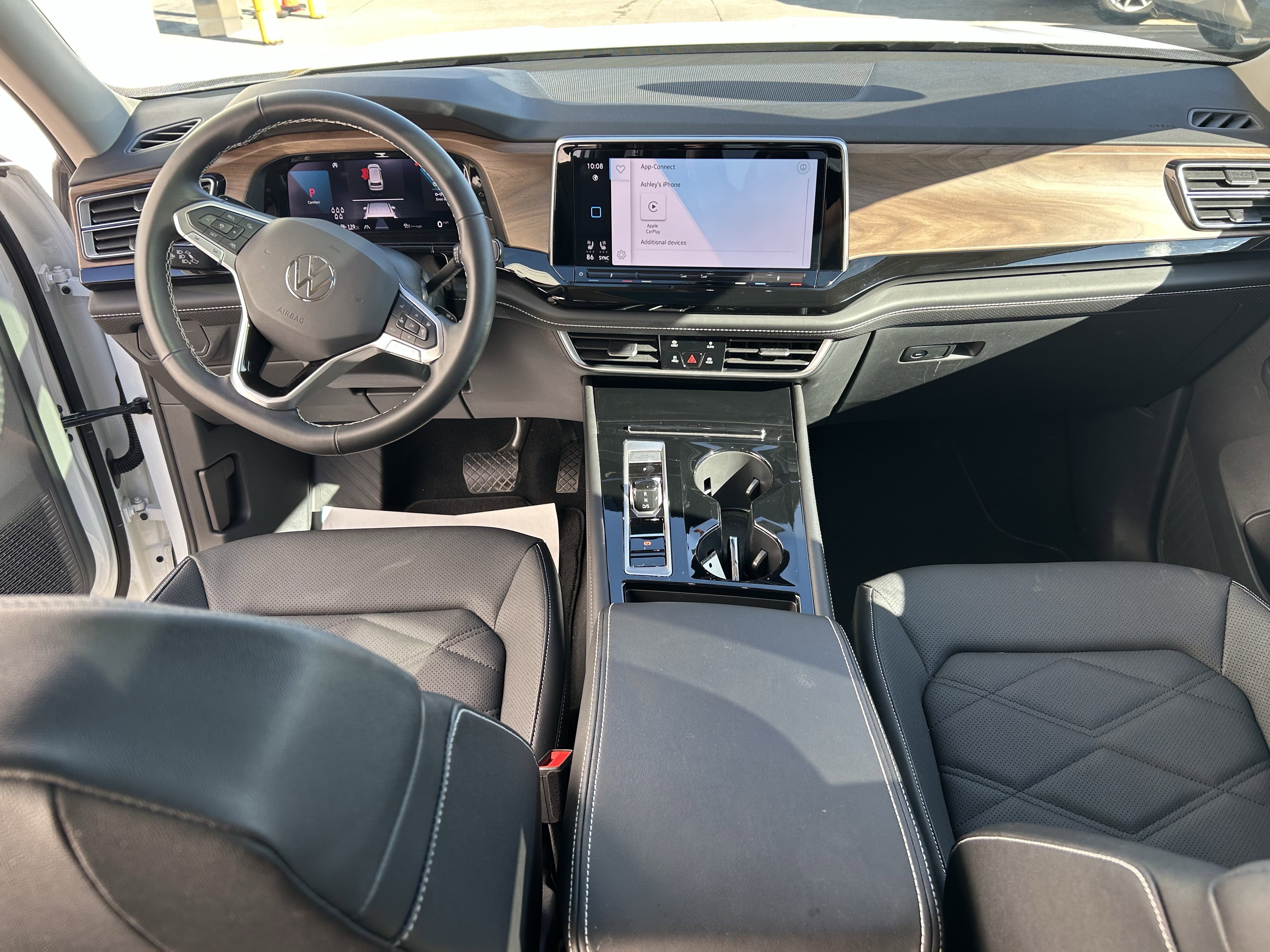 Used 2024 Volkswagen Atlas SE w/ Panoramic Sunroof Package image 22