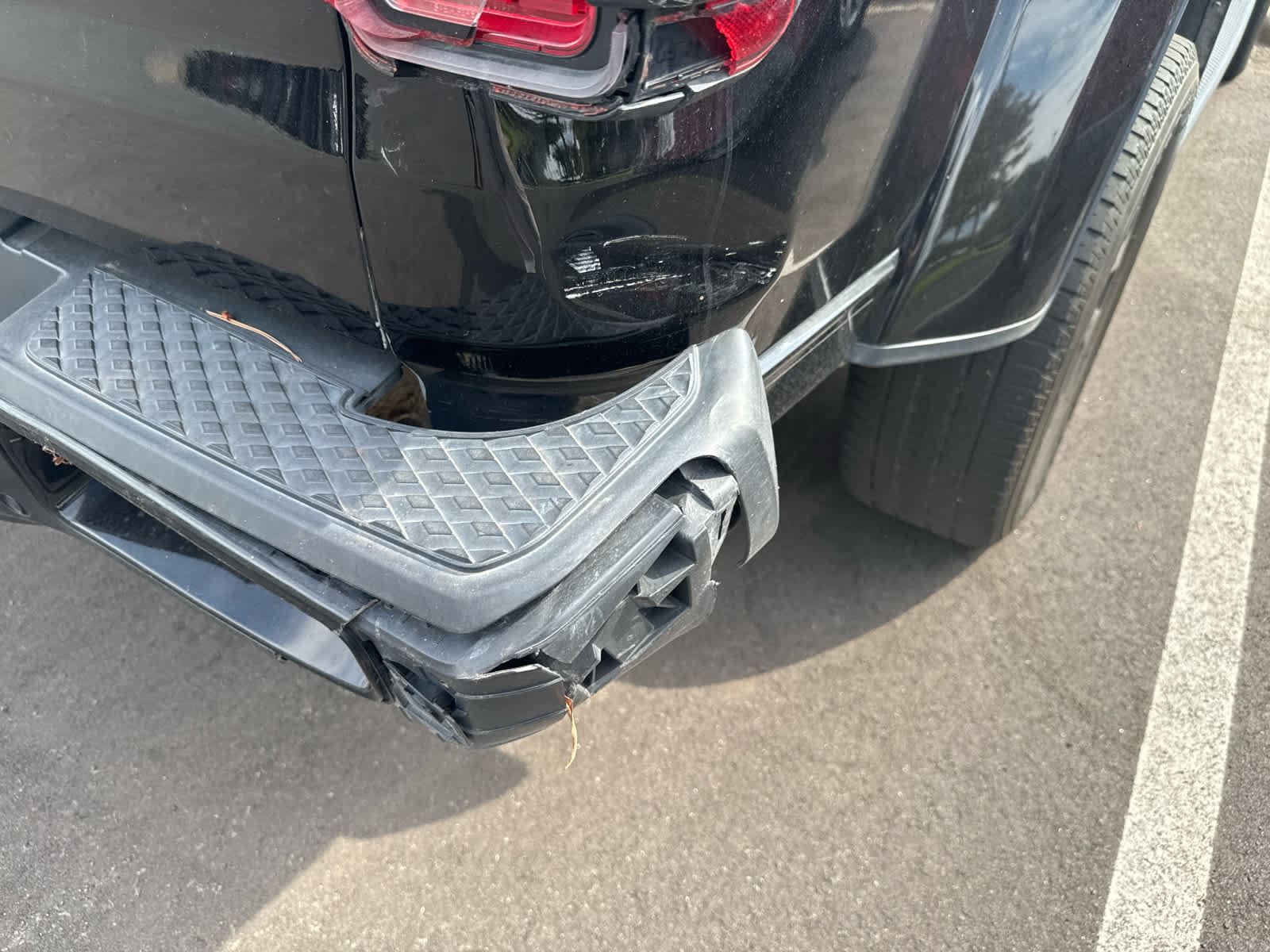 Used 2023 Jeep Gladiator Overland AWD/4WD image 5