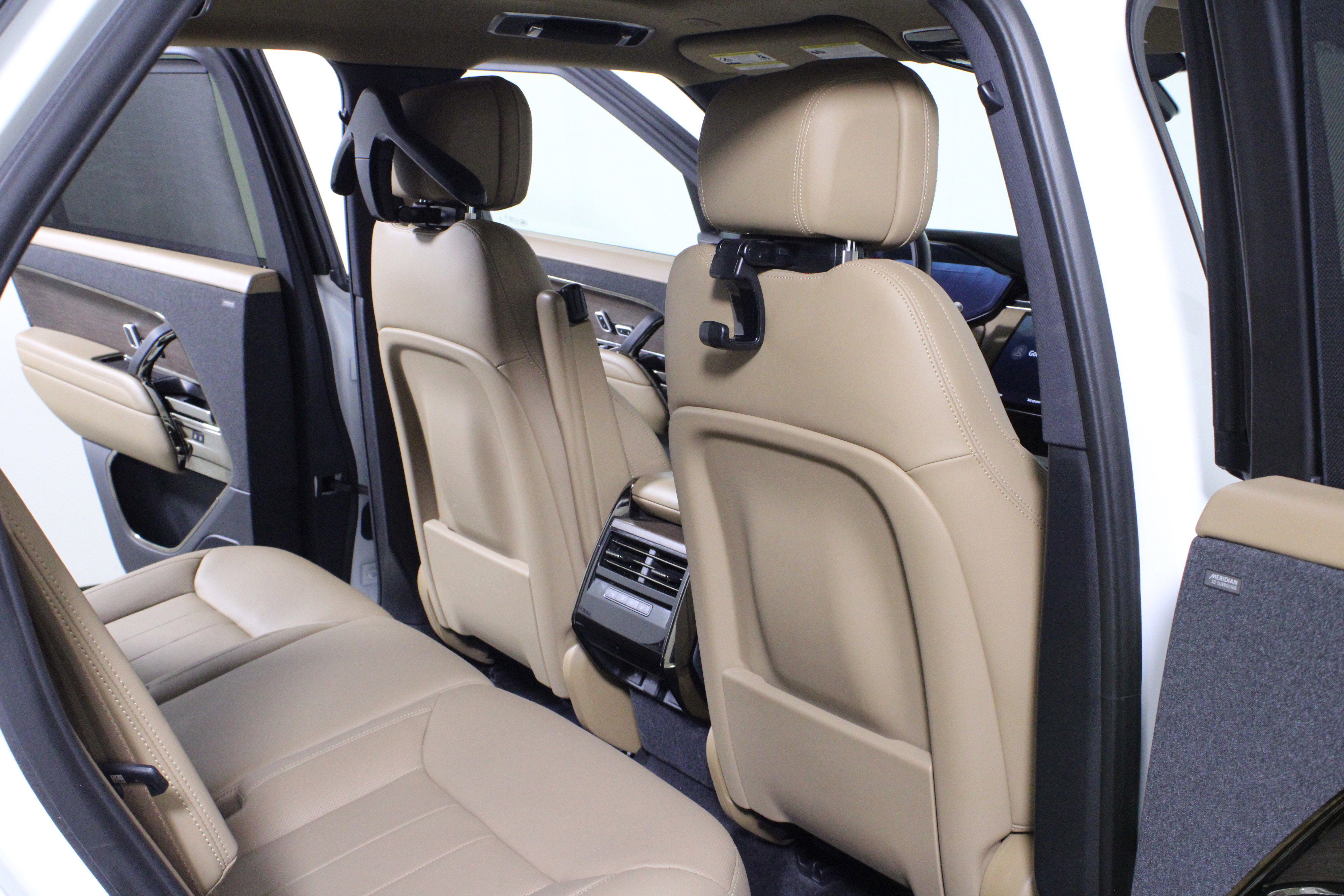 Used 2024 Land Rover Range Rover Sport SE image 14