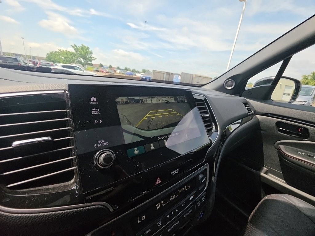 Certified 2025 Honda Passport Black Edition image 21