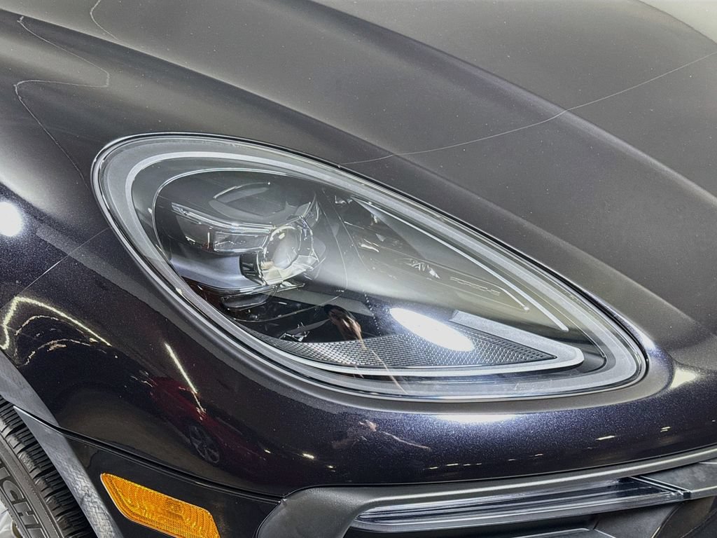 Certified 2024 Porsche Macan AWD/4WD image 26