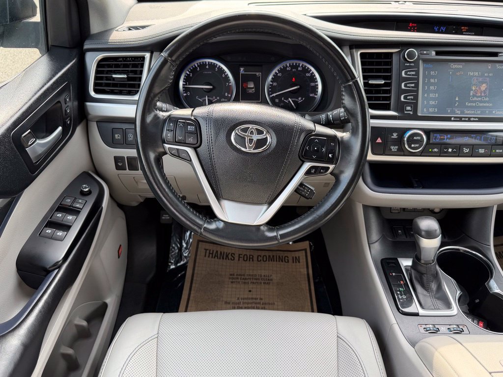 Used 2017 Toyota Highlander Limited AWD/4WD image 28