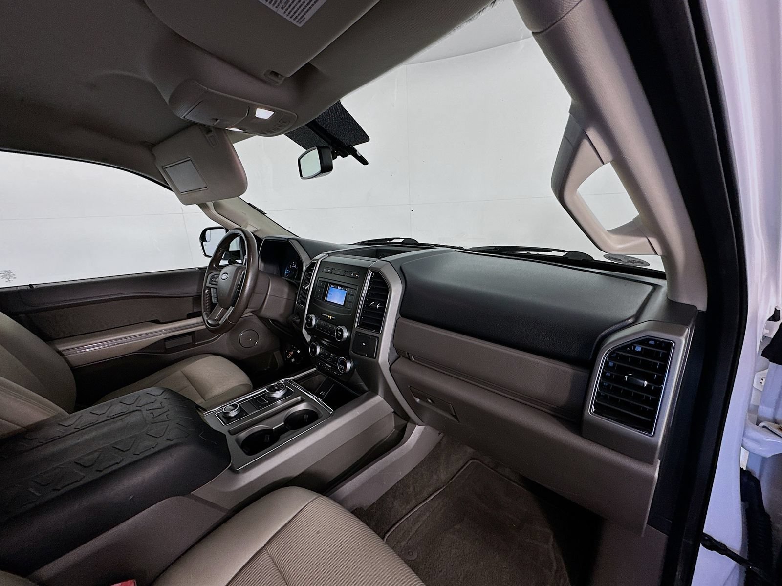 Used 2018 Ford Expedition XLT AWD/4WD image 28